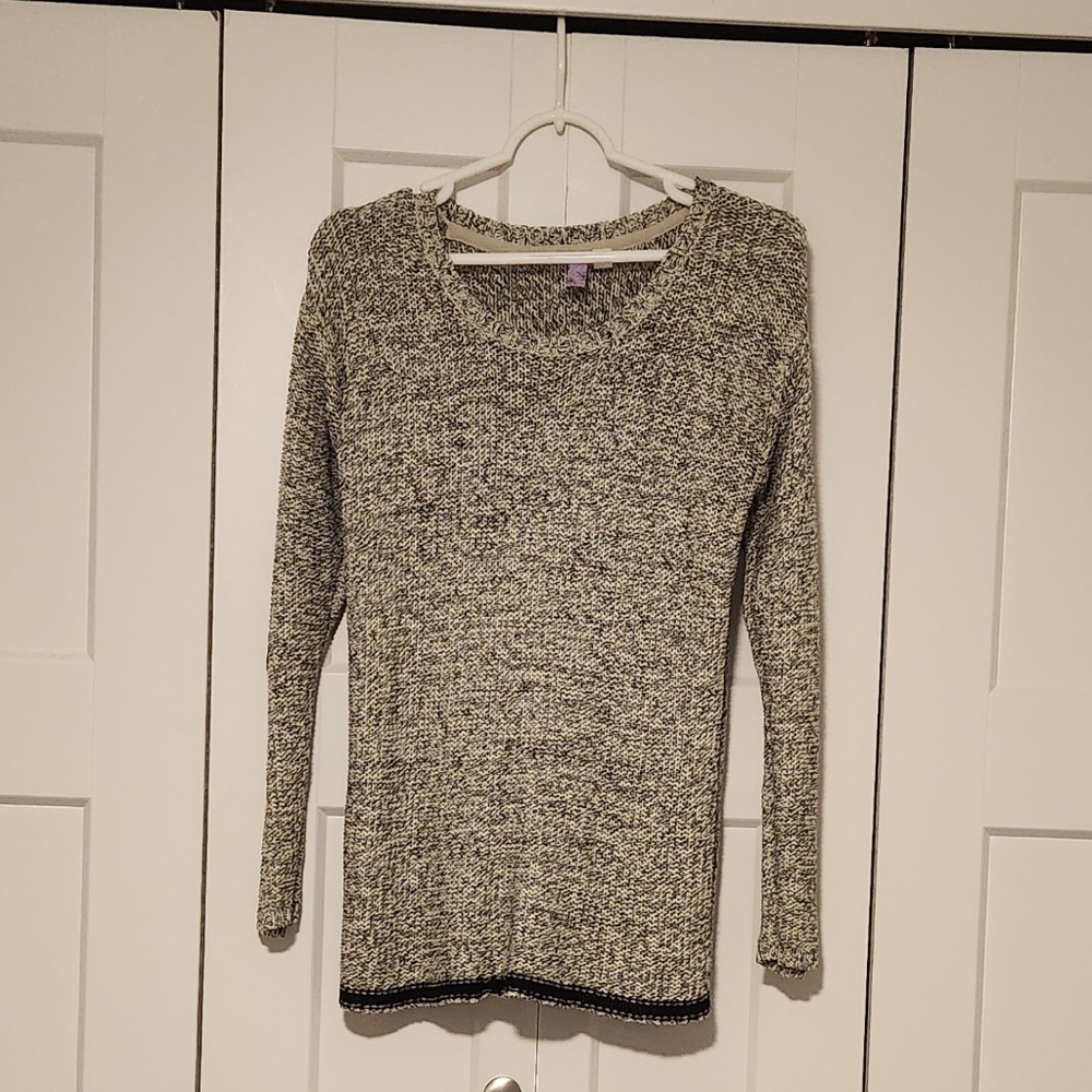 Alya Black and White Women's Crew Neck Sweater